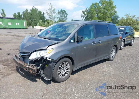 2018 Toyota Sienna Xle 8 Passenger z USA, uszkodzony, nr VIN 5TDYZ3DC8JS935845